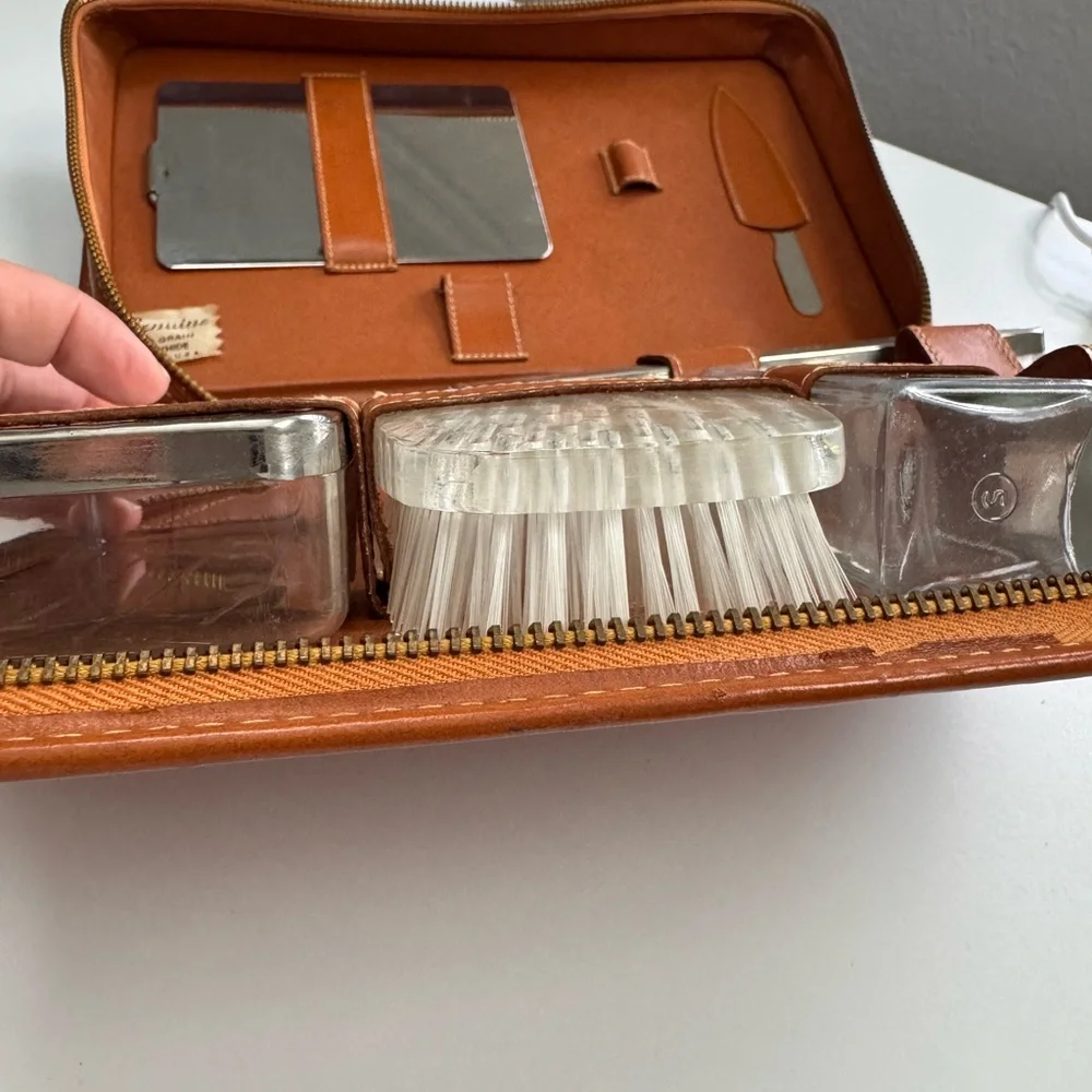 Vintage Top Grain Geniune Cowhide Leather Travel Grooming Set Kit USA